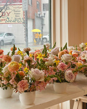 Load image into Gallery viewer, Rococo's ‘Pick of the Day’ Arrangement